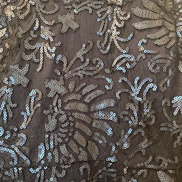 Lace and sheer bodice cocktail dress - Picture 4 of 7